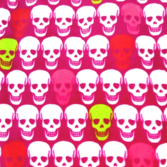 Betsey Johnson Pink & White Skull Party Throw 💀 - Picture 7 of 8